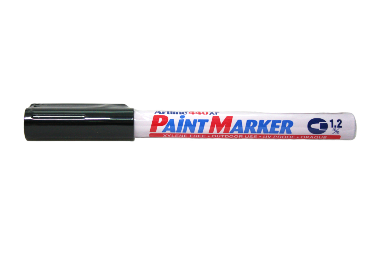 Artline 440XF Paint Marker, black, lid on