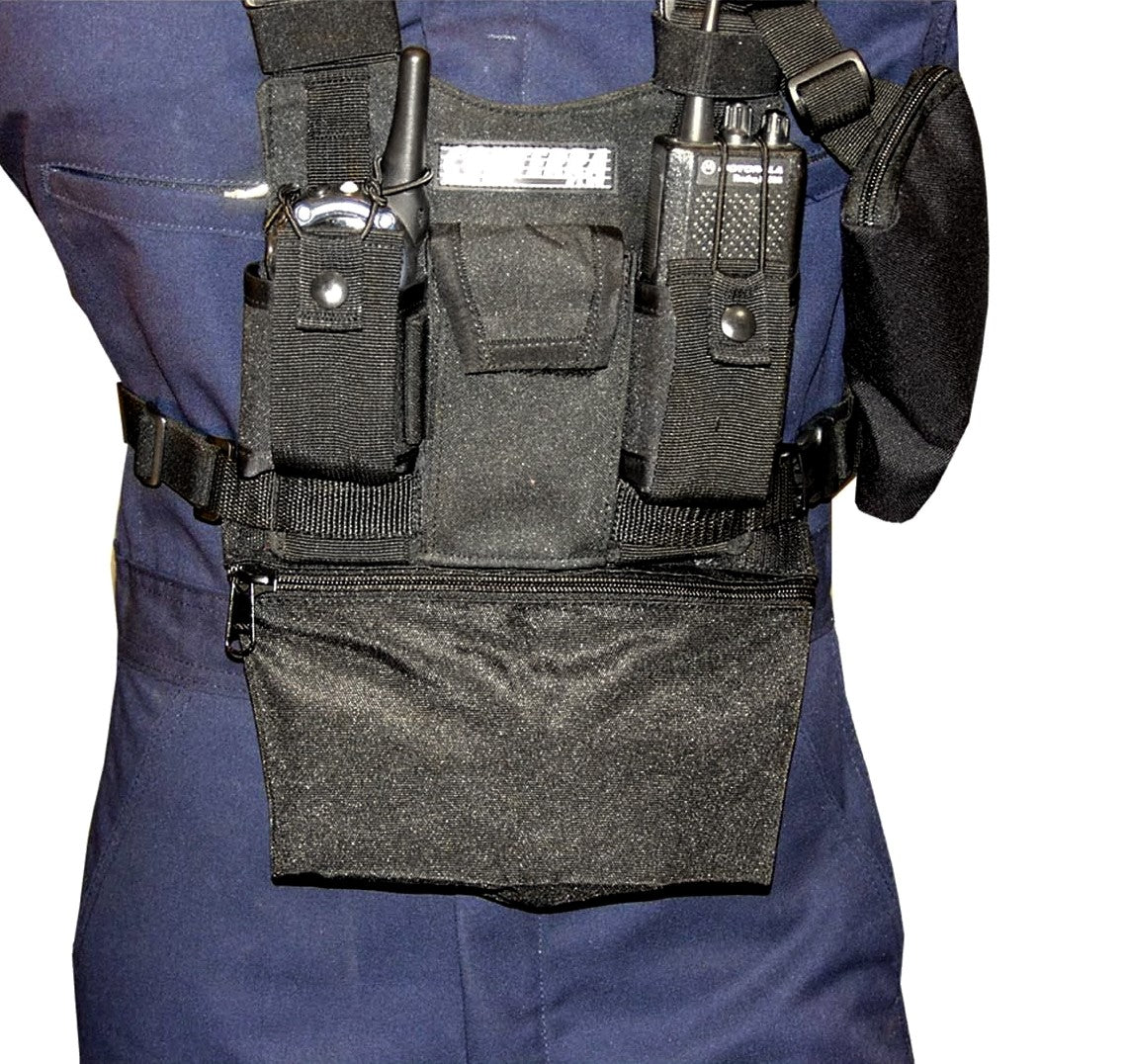 The Conterra Roo Pouch, attached to the Double Adjusta Pro Chest Harness